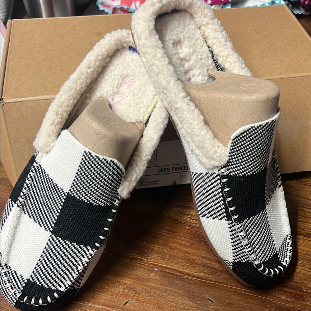 Rothy’s Black and White Checkered Scuff Slippers NWT